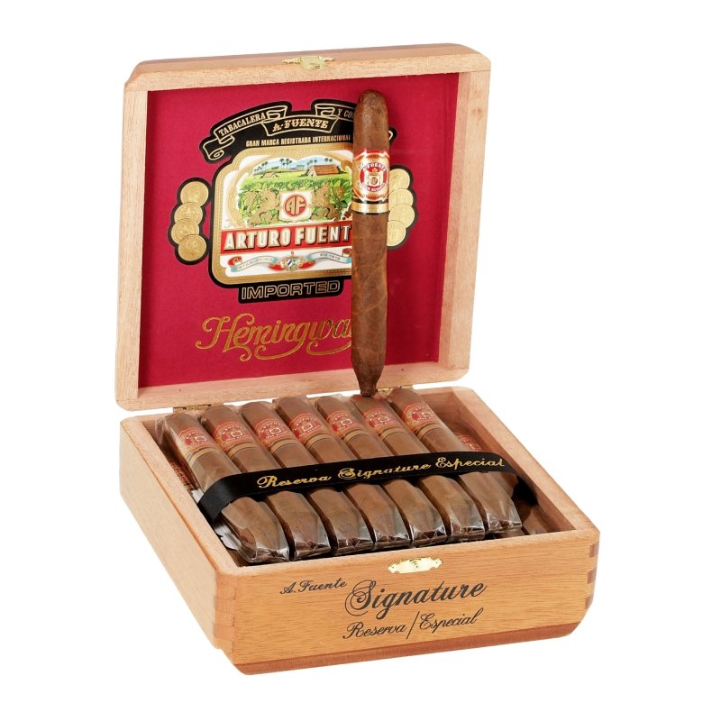 ARTURO FUENTE HEMINGWAY SIGNATURE NAT BOX OF 25